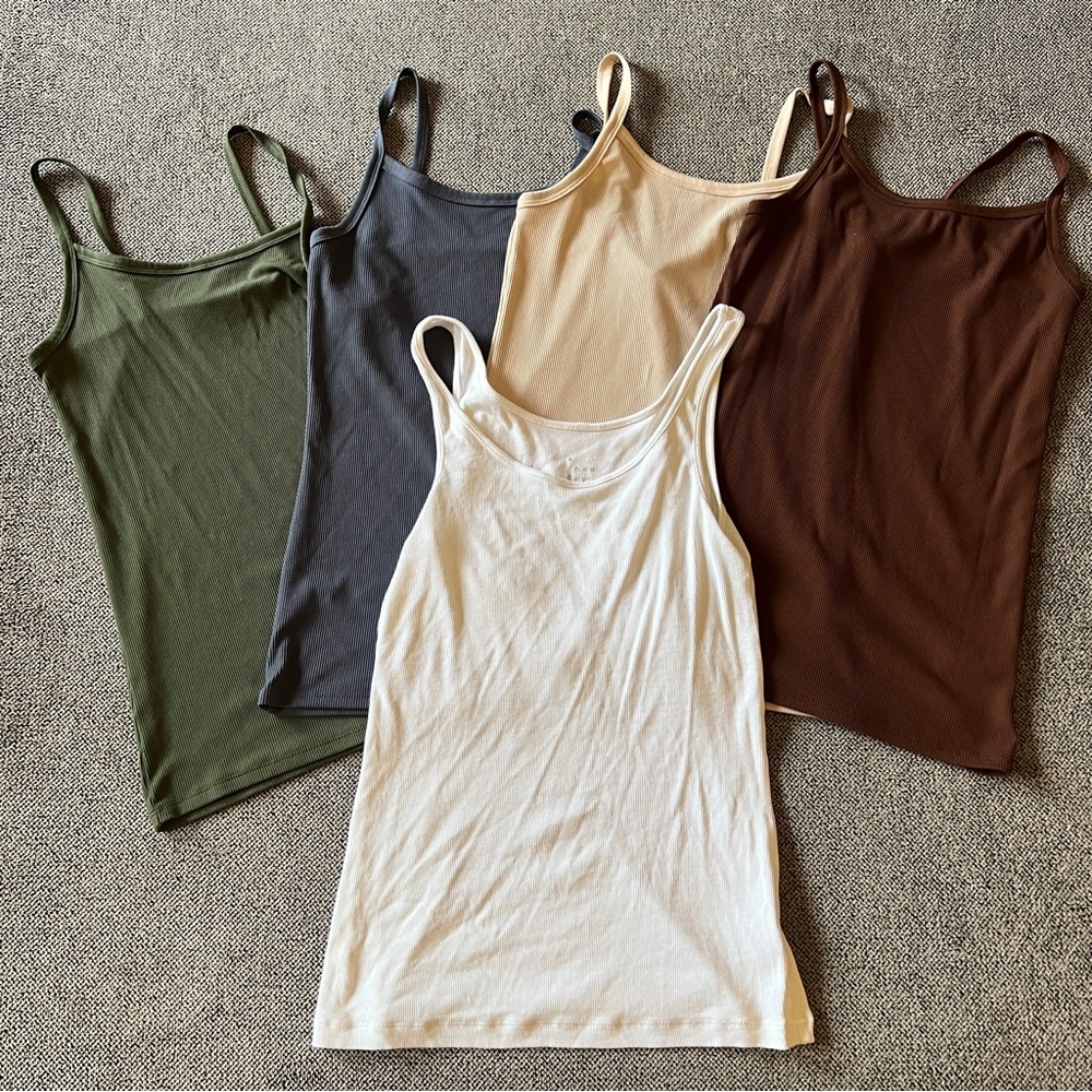 NO BOUNDARIES & A NEW DAY tank top bundle